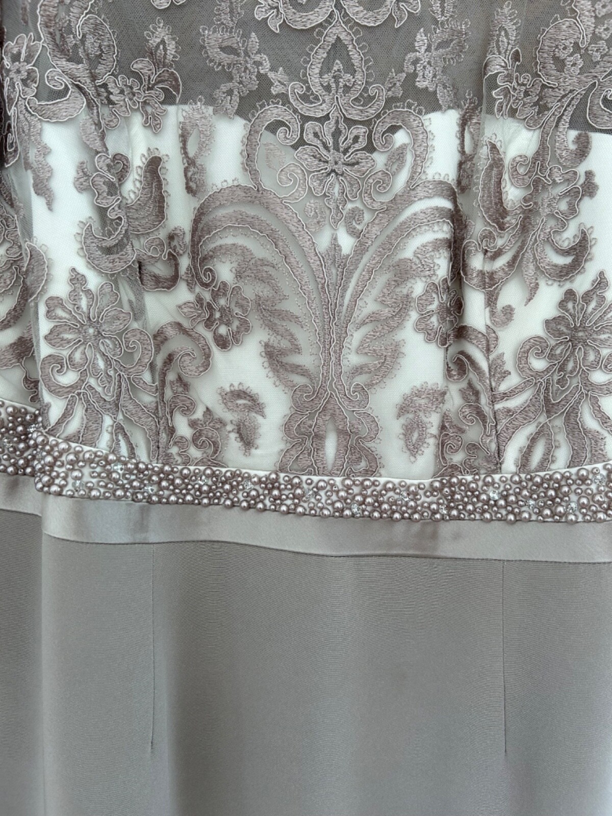 Mother of the bride outfit image 10