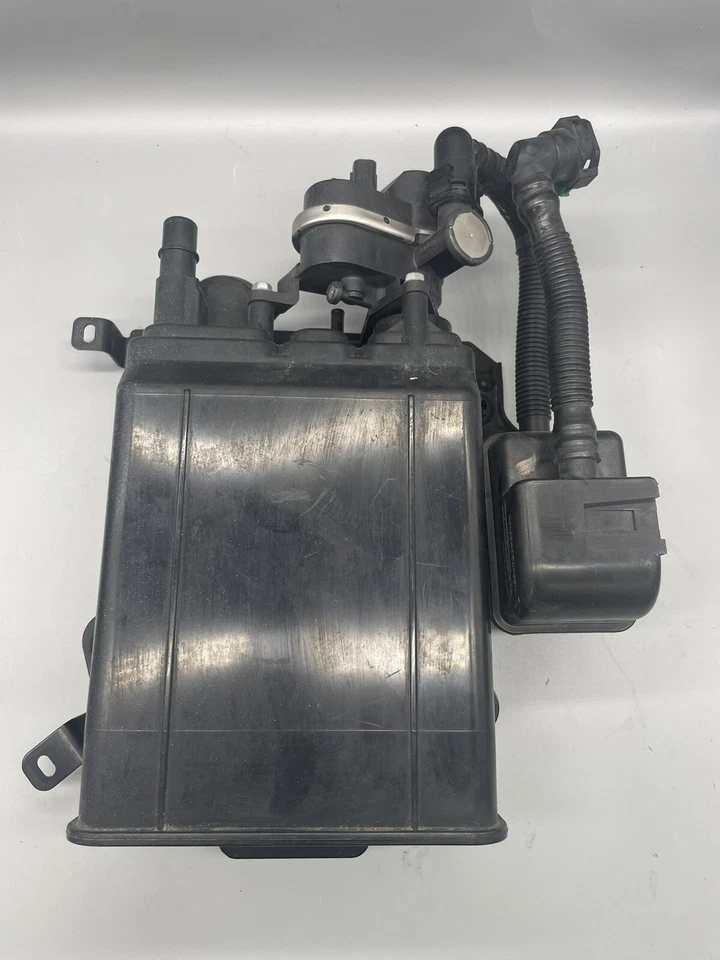 AO8-1805 2006-2015 LEXUS IS250 IS350 BOTE DE CARBÓN DE VAPOR DE COMBUSTIBLE PIEZAS DE FABRICANTE ORIGINAL Foto 2 de 4