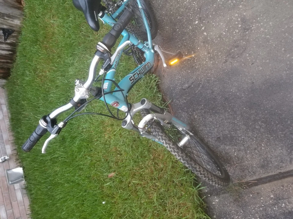 "Bicicleta Schwinn Ranger para damas cuadro de 14,5"" ruedas de 24" bonita bicicleta (leer) #6" Foto 2 de 4