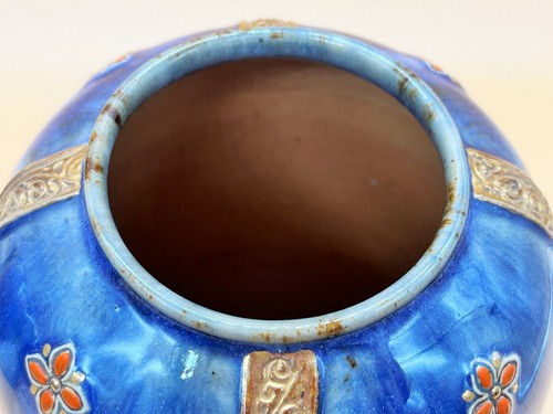 Antique pair of Florrie Jones Royal Doulton Pottery vases. 8565A. c1910. - Picture 5 of 11
