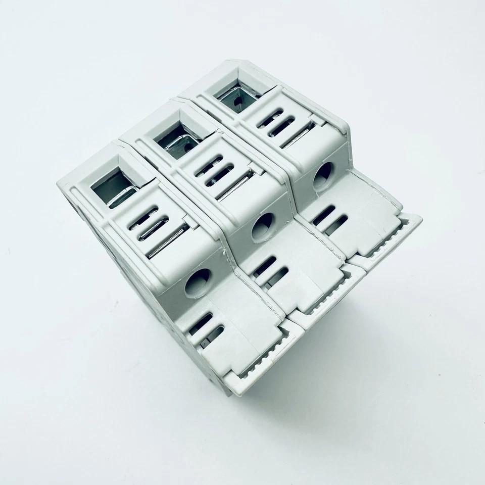 1PCS BUSSMANN CHCC3DIU Fuse Block 3 Pole ID 30A 600V