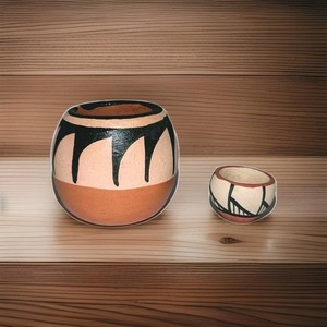 Vtg Native American Mini Pottery x2 Kewa & Jemez Pueblo Signed Lovato & Chinana