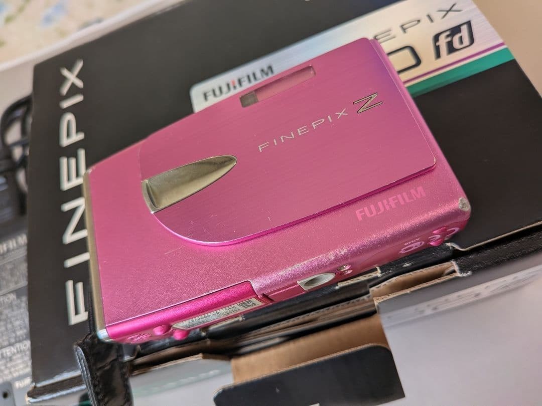 FUJIFILM FinePix Z20fd Pink 10.0MP 3x Optical Zoom Digital Camera