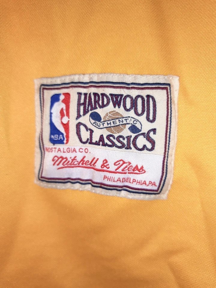 VTG 100% Authentic Wilt Chamberlain Mitchell Ness 71 72 Lakers Jersey Size 52 - Image 2 of 4
