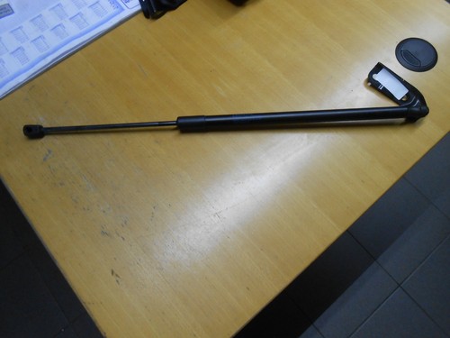 Original BMW 1 F40 / 2019 Heckklappen Gasdruckfeder  rechts 7456042