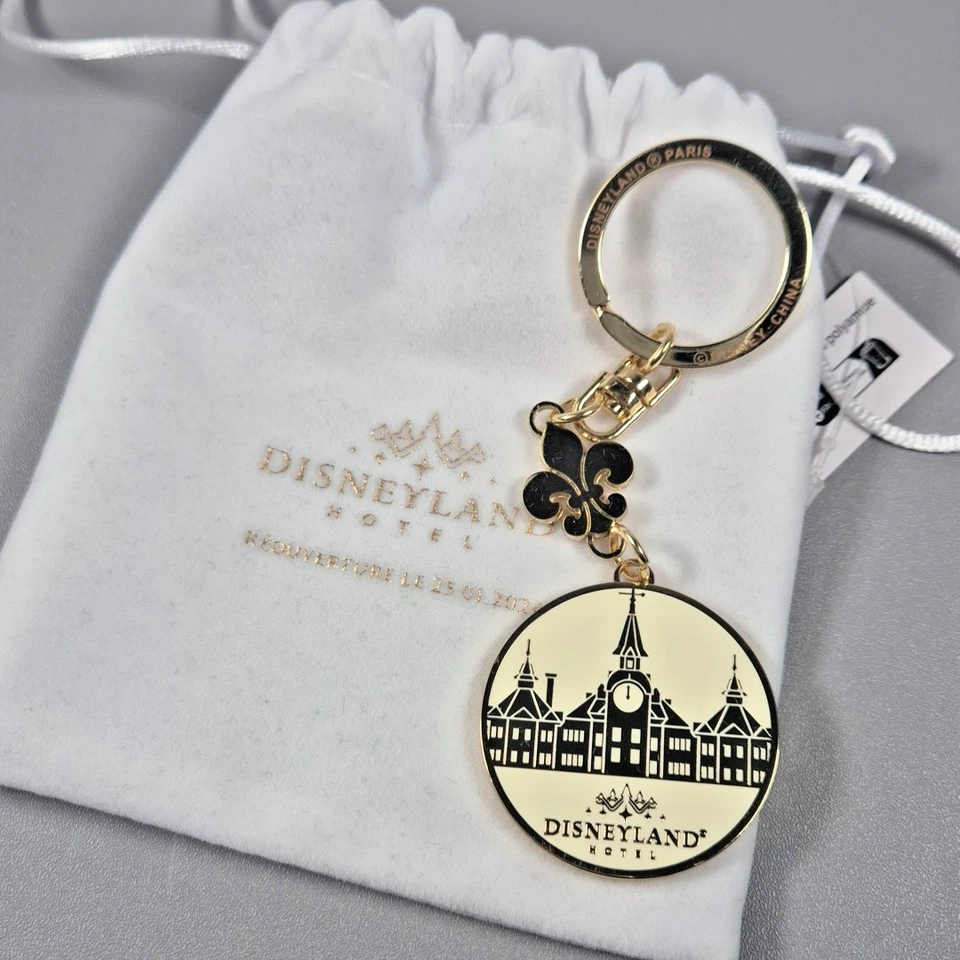 Disneyland Paris Cast Member Exclusive  Disneyland opening Day Hotel Keyring - Image 3 of 4