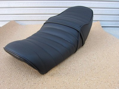 YAMAHA RZ250/RZ350 シート Yamaha RZ250 RZ350 Genuine Seat 4L3 Tuck Roll Reupholstered Used