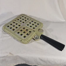 Bundt Nordic Ware Vintage Belgian Waffler No 15000 Cast Waffle Iron Pre-Owned