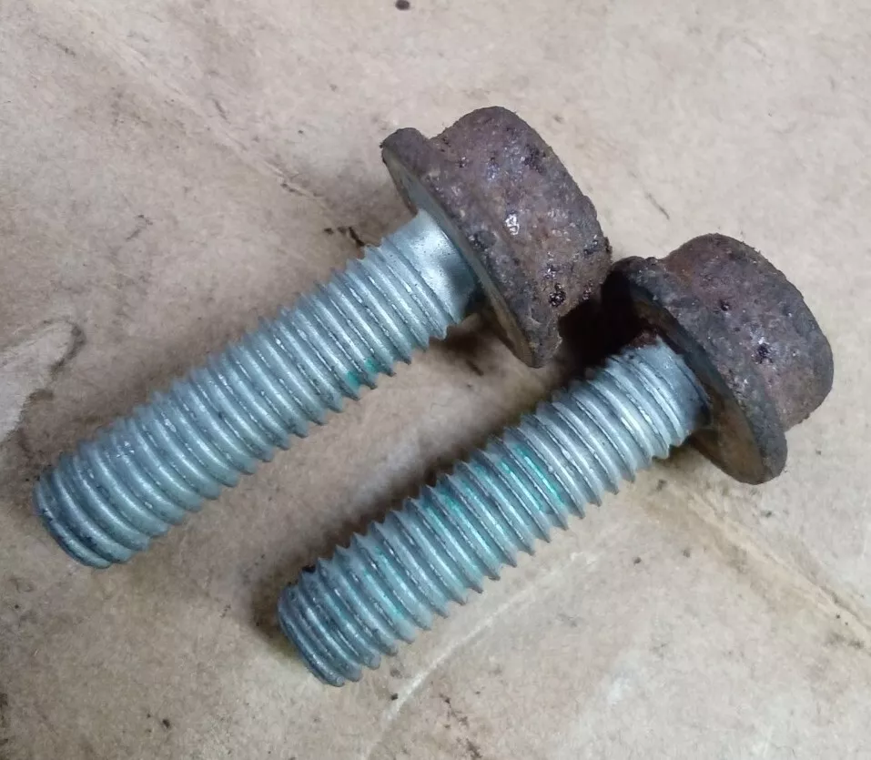 01 05 Vw Mk4 Azg Sohc Jetta 2.0 Fuel Rail Bolts Golf Screws Beetle