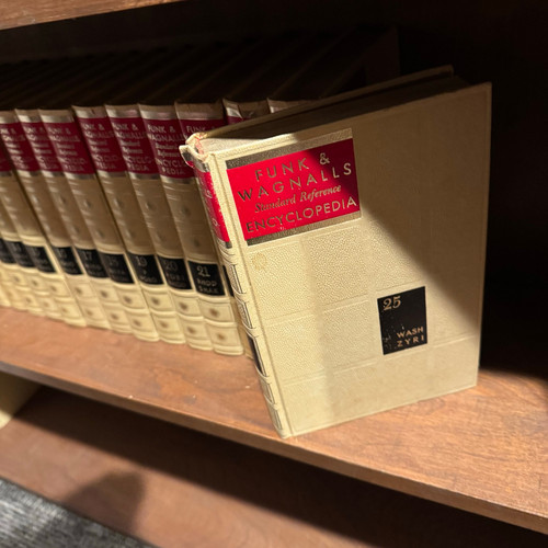 FUNK & WAGNALLS 1969 Standard Reference Encyclopedia Complete Set Volumes 1-25 - Picture 3 of 5