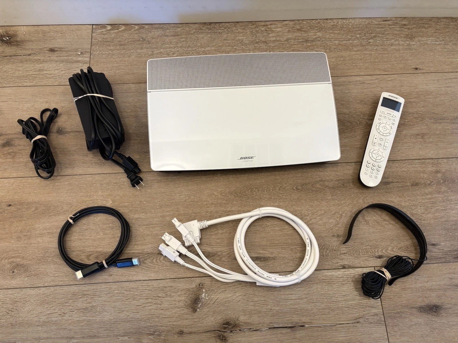 Bose Lifestyle Control Console Model 420128 (from 600 Series) - White