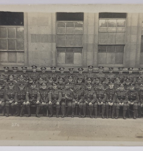 Military Postcard, Large Group Of Soldiers In Uniform. - Picture 9 of 14
