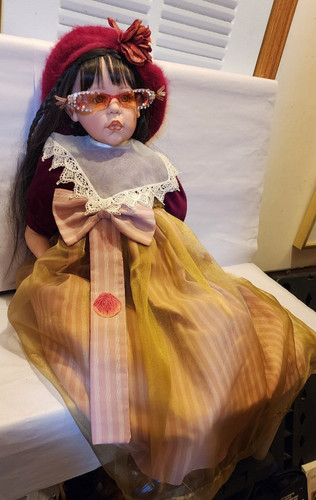 Fayzah Spanos 33" Vinyl Doll SWEET ATTITUDE Limited Edition 181/300