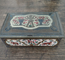 Vintage Walter's Palm Toffee Tin Box Hinged Lid Embossed Decoration VG