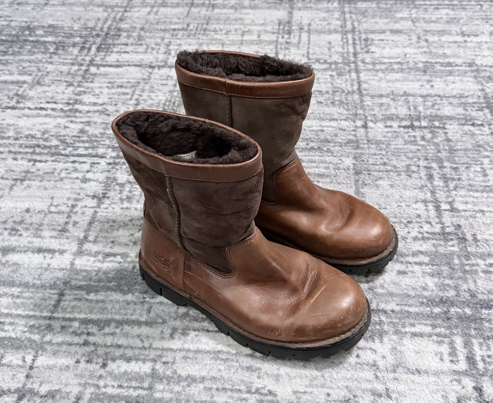 UGG Australia Beacon Leather Sheepskin Pull On Boots 5485 Brown Men’s Size 9