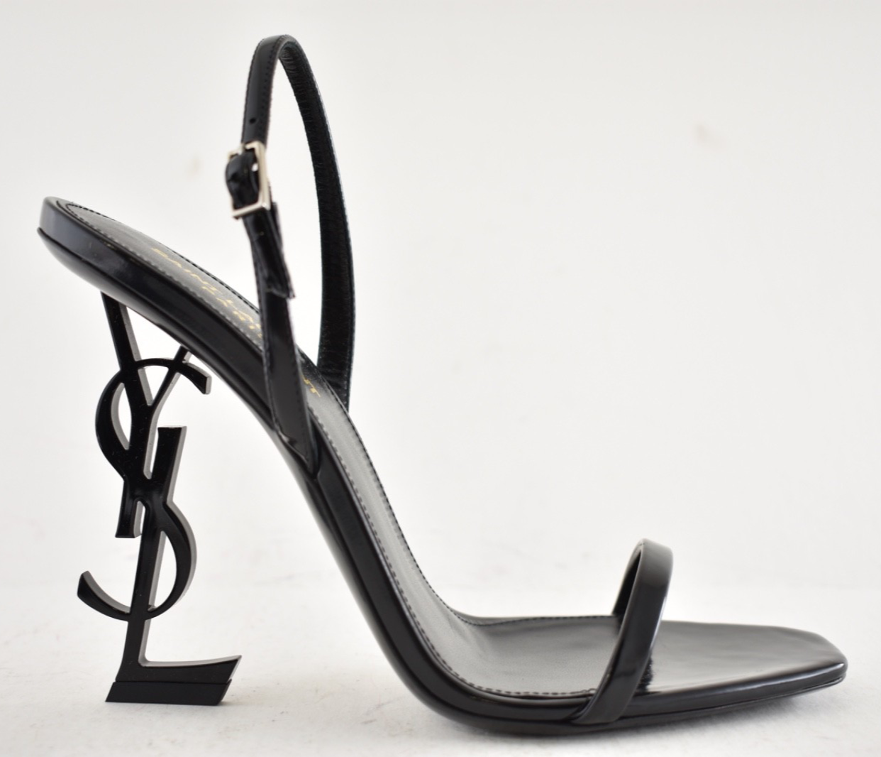 Saint Laurent Opyum 110 sandalo nero in pelle con logo YSL e cinturino 40 5