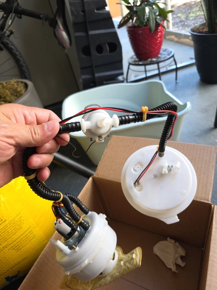 BMW Gran Coupé 650i 2017 bomba de combustible original Foto 2 de 3