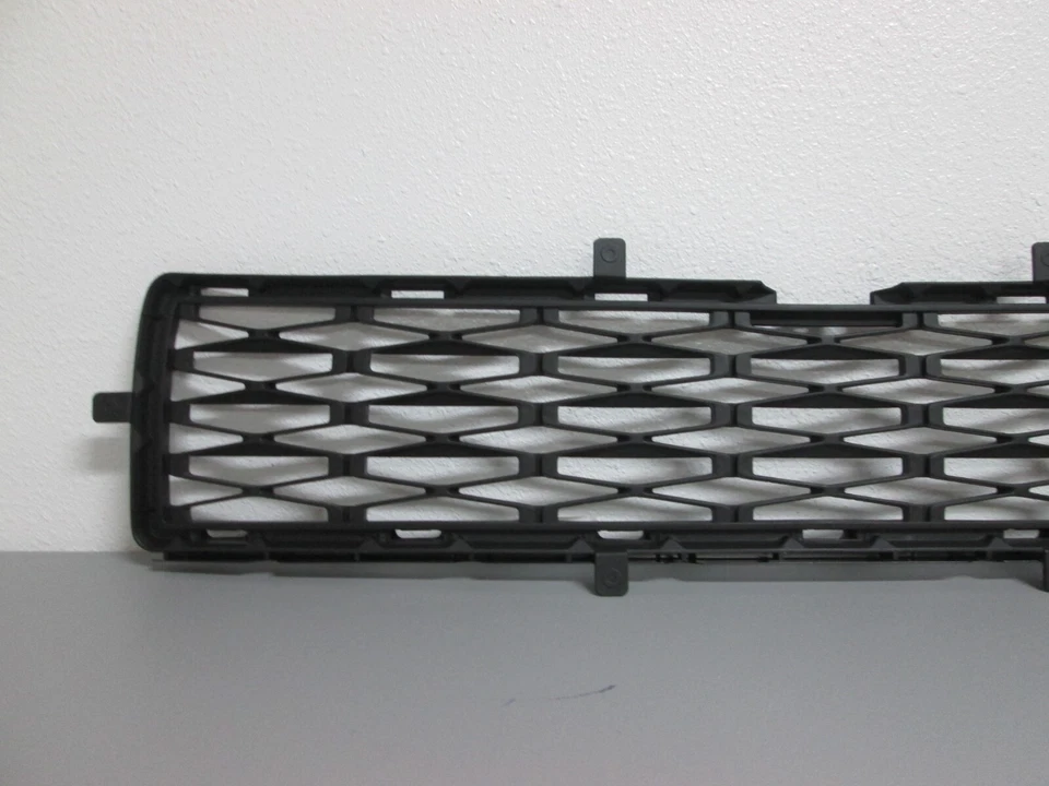 2014 2015 2016 2017 2018 2019 2020 TOYOTA 4RUNNER TEXTURED FRONT LOWER GRILLE Foto 2 de 4