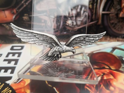 Metal eagle - width: 80 mm height: 15 mm pin's fixation 4a.