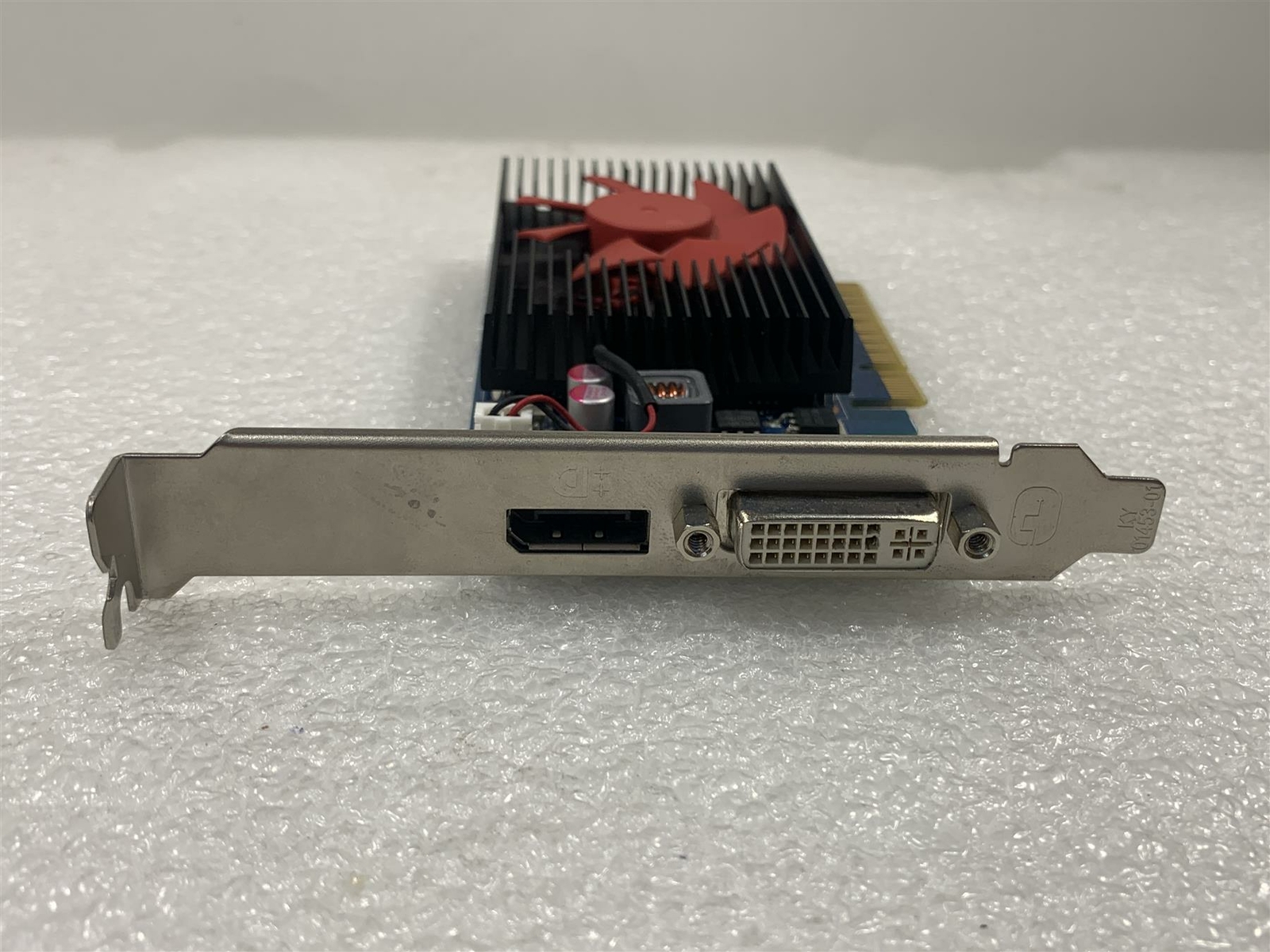 Carte Graphique NVIDIA GeForce GT 730 – 4 Go DDR3, VGA/HD, Neuve