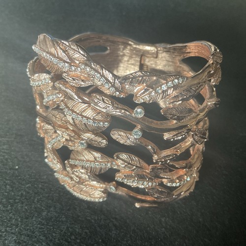 Rachel Zoe Rose Gold Tone Clear Rhinestone Large Cuff Hinged Bracelet - 第 1/7 張圖片