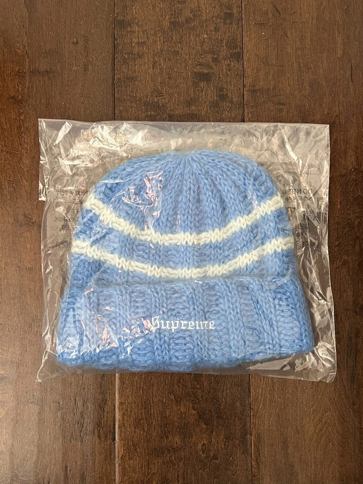 Bonnet bleu brodé mohair rayé brossé Supreme FW24 taille unique neuf EN MAIN