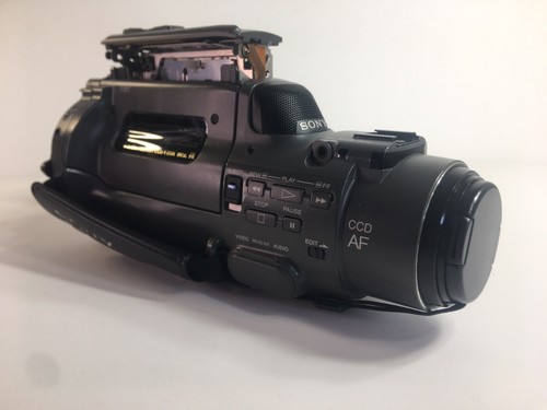 Sony CCD-FX311 Handycam Video 8 Camera PARTS OR REPAIR ONLY. It Does Power On - Picture 2 of 7