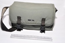 Vintage Minolta Soft Padded Camera Camcorder Bag w divider inserts- Olive