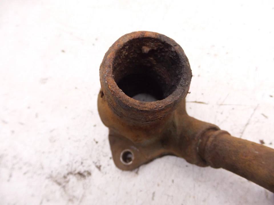 77-79 Firebird Trans Am refrigerante entrada de agua cuello termostato carcasa GM 547083 Foto 2 de 4