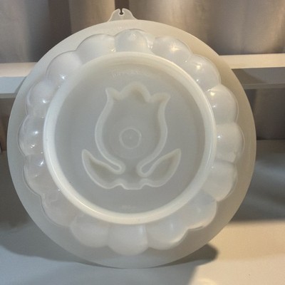Tupperware Jello Jel-N-Serv White Mold 616-4 With Tulip 620-4 And Lid 229-33