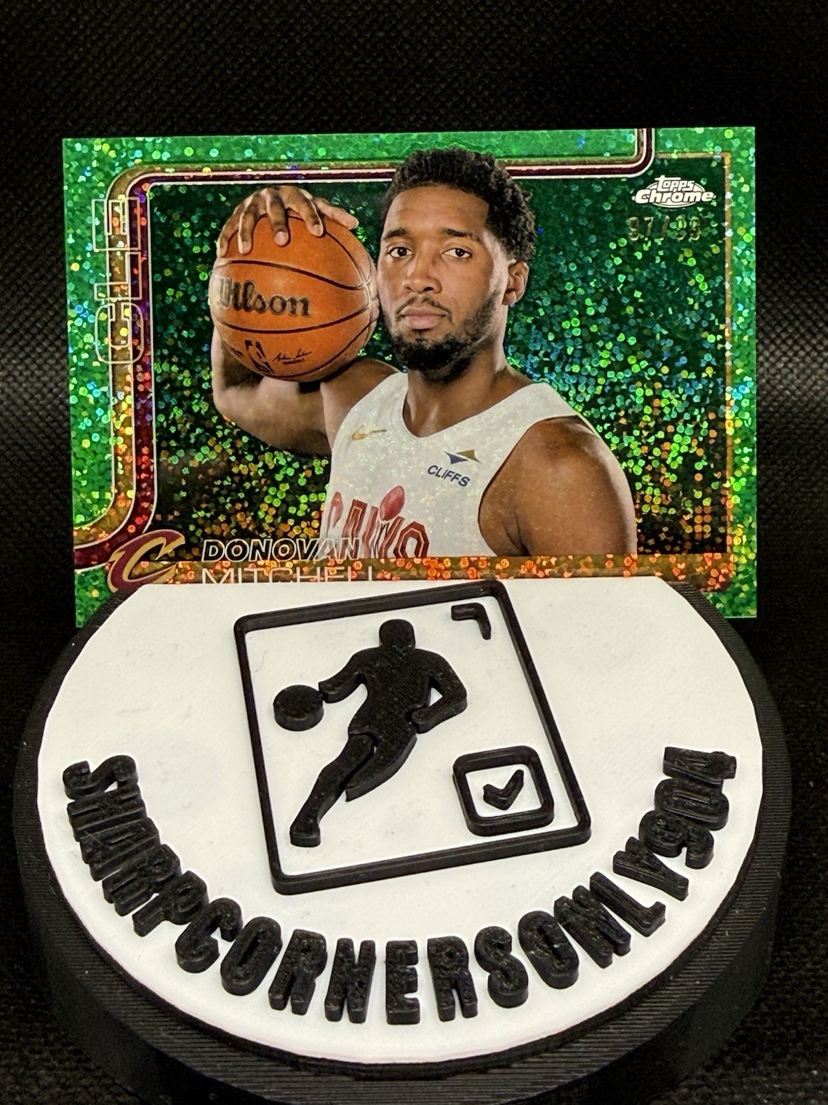 2025-26 Topps Chrome #69 Donovan Mitchell Green Speckle /99 IMAGE VARIATION SSP