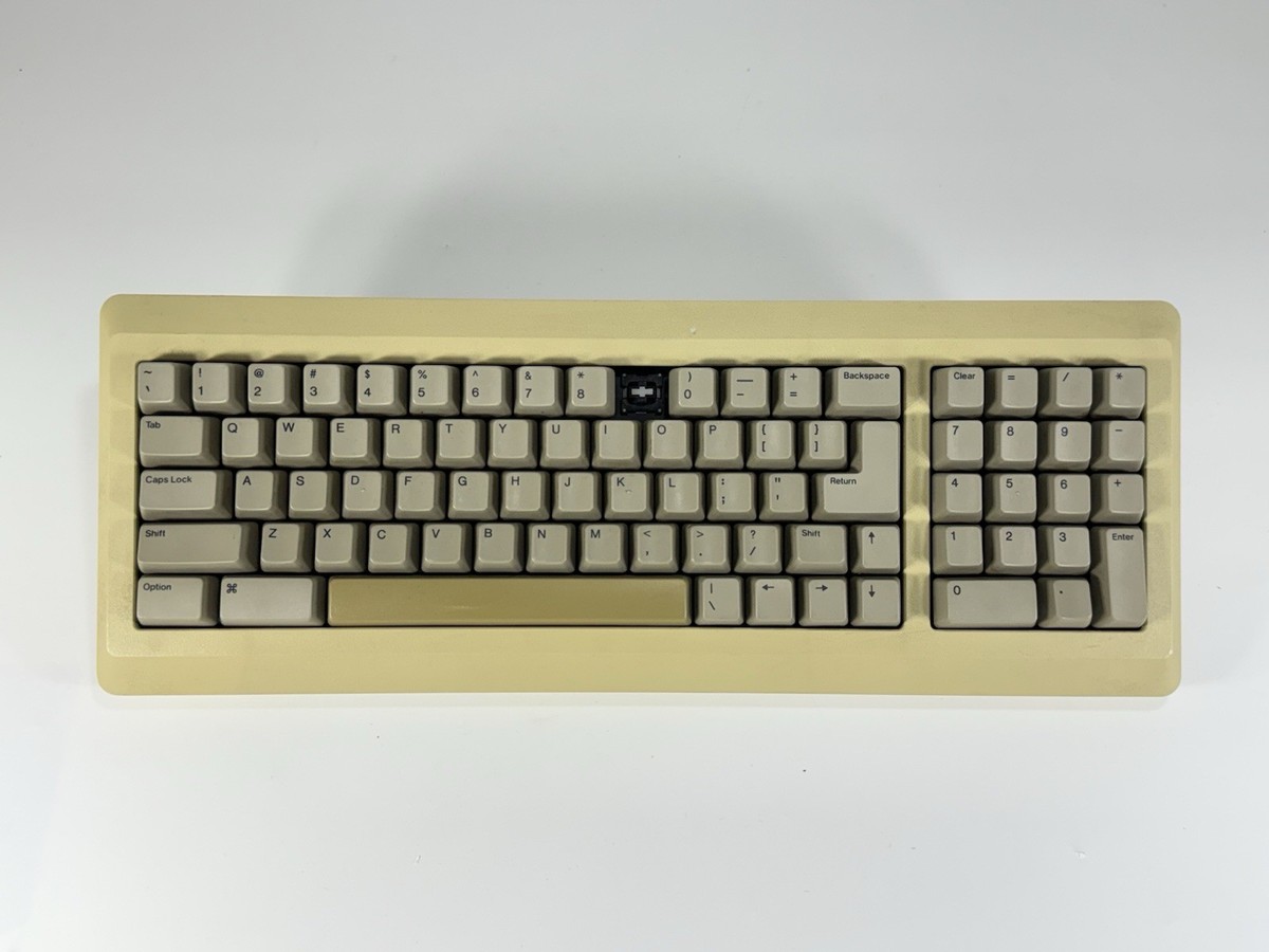 Vintage Apple M0110A Keyboard for Macintosh 128k 512k Mac Plus