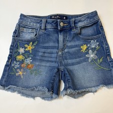 Miss Me mid rise shorts Girls Size 8 Floral Embroidered. 1189