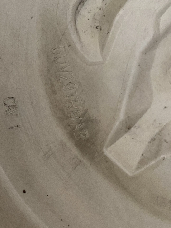 Колпаки колес Dodge RAM 8 Lug 6UV29TRMAB - Изображение 2 из 4