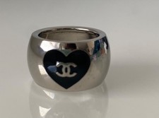 Anello Chanel in metallo color argento CC cuore