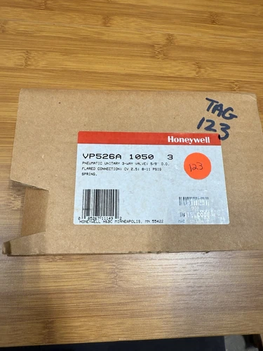 Brand New HONEYWELL VP526A1050 3 PNEUMATIC UNITARY 3 WAY VALVE 206026 8-11 PSI