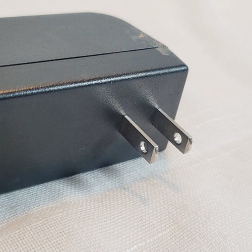 Adaptador de conmutación ubee DSA-20PFE-15 FUS 150130 Salida 15V 1.3A Entrada 120-240V - Imagen 9 de 13