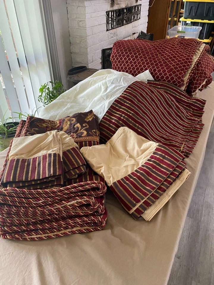 CALIFORNIA KING Size, 10 - PIECE COMFORTER BEDDING SET, Sheet Pillow Sham Skirt - Image 4 of 4