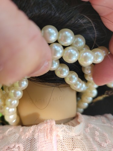 American Girl Puppe braune Augen schwarzes Haar 18 Zoll so schick so hübsch mit Perlenkette - Bild 8 von 12