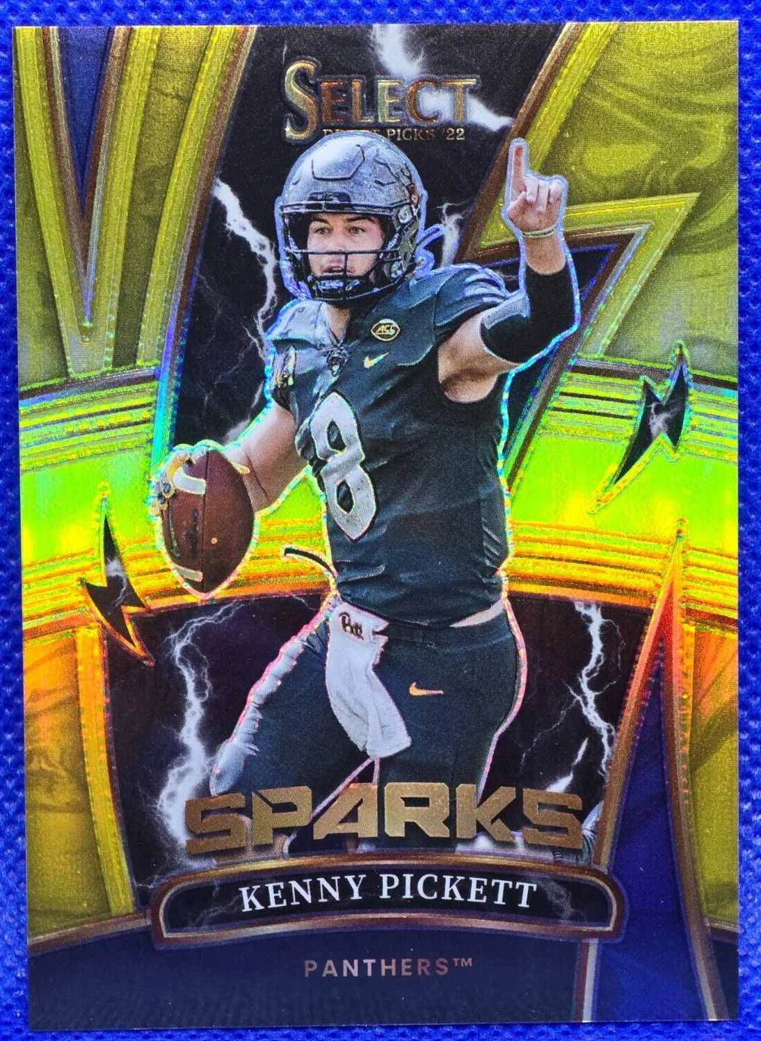 Kenny Pickett Panini Select Draft Picks Sparks #SPKP Gold Prizm