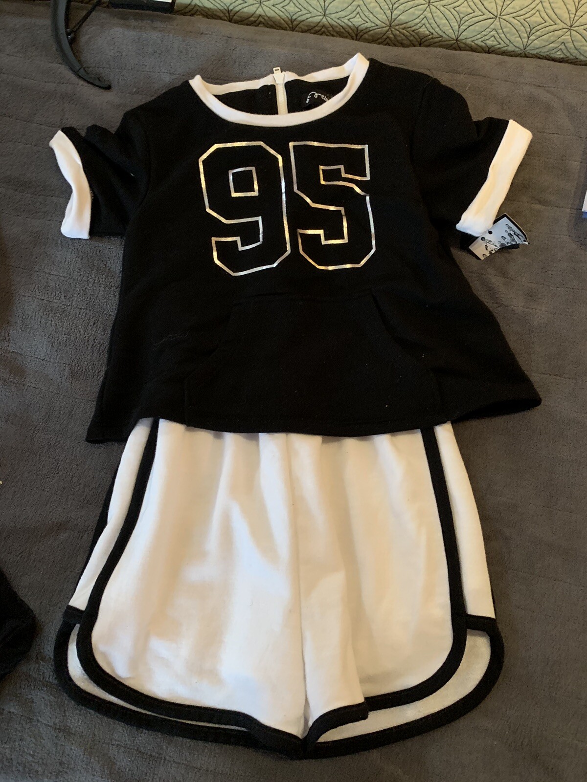 Picture 1 of 4