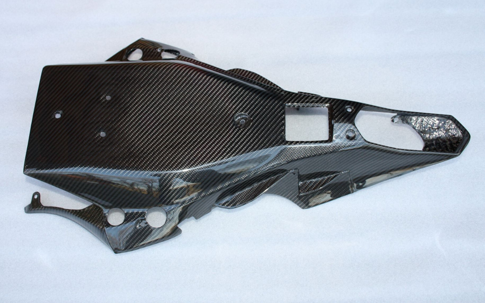 Undertail Yamaha R6 passage de roue carbone pour moto sport 2018 2019 2022
