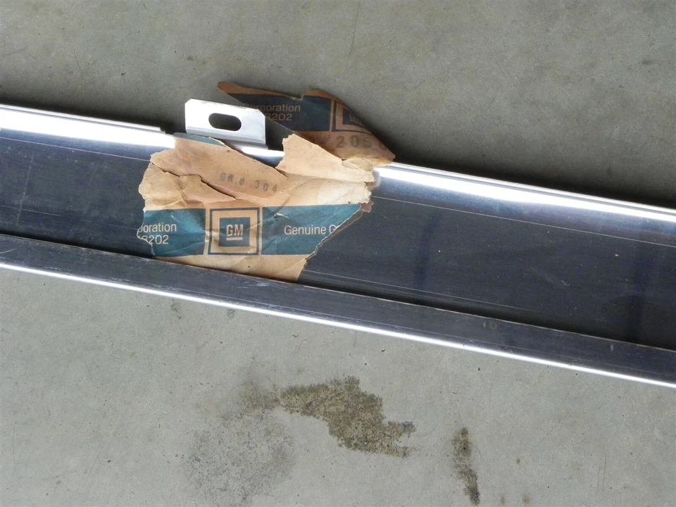 1985-86-87-88-89-90-91 Oldsmobile Calais Rocker Panel Molding NOS GM# 20501733 - Image 4 of 4