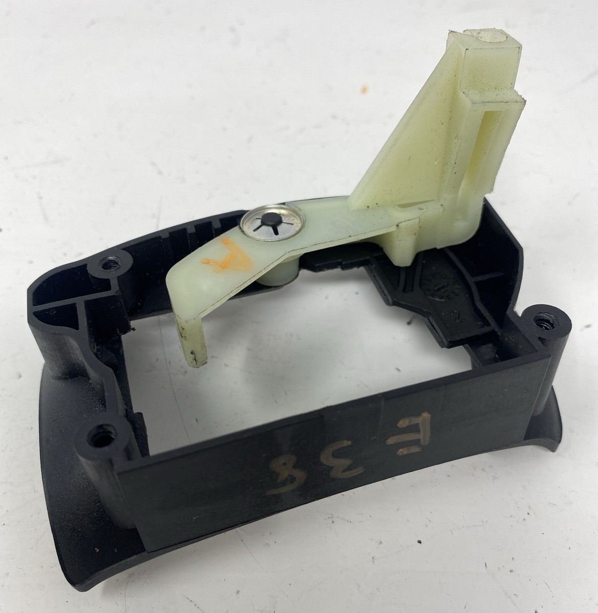 BMW E38 750IL 740I 740IL GLOVE BOX DOOR HANDLE LOCK FRAME OEM