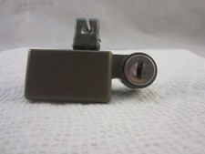98 99 00 01 02 Isuzu Rodeo Glovebox Glove Box Lock Latch Handle Oem Tan