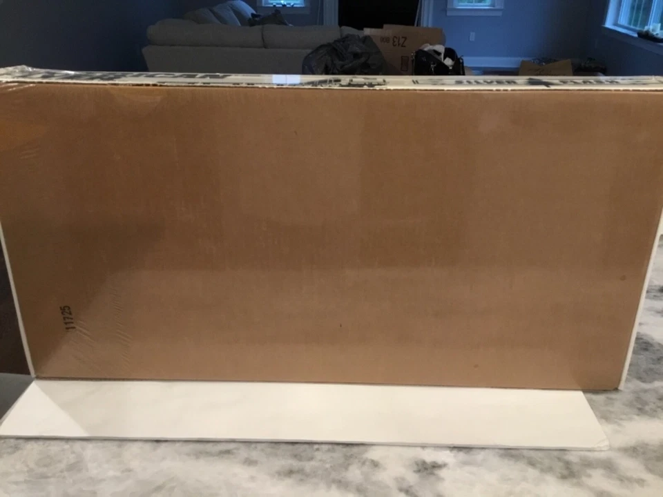 AMERICAN FLYER SILVER FLASH PASSENGER TRAIN SET MIB 6-49606 by Lionel Sealed box - Image 2 of 4