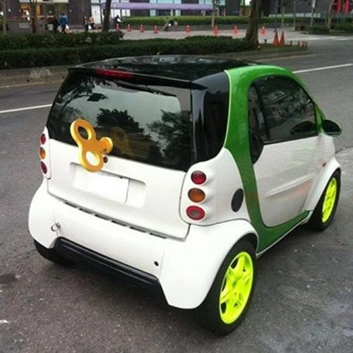 3D Car Wind Up Key, Cute Clockwork Wind Up Key for Back of Car Roof Decoration - Picture 7 of 22