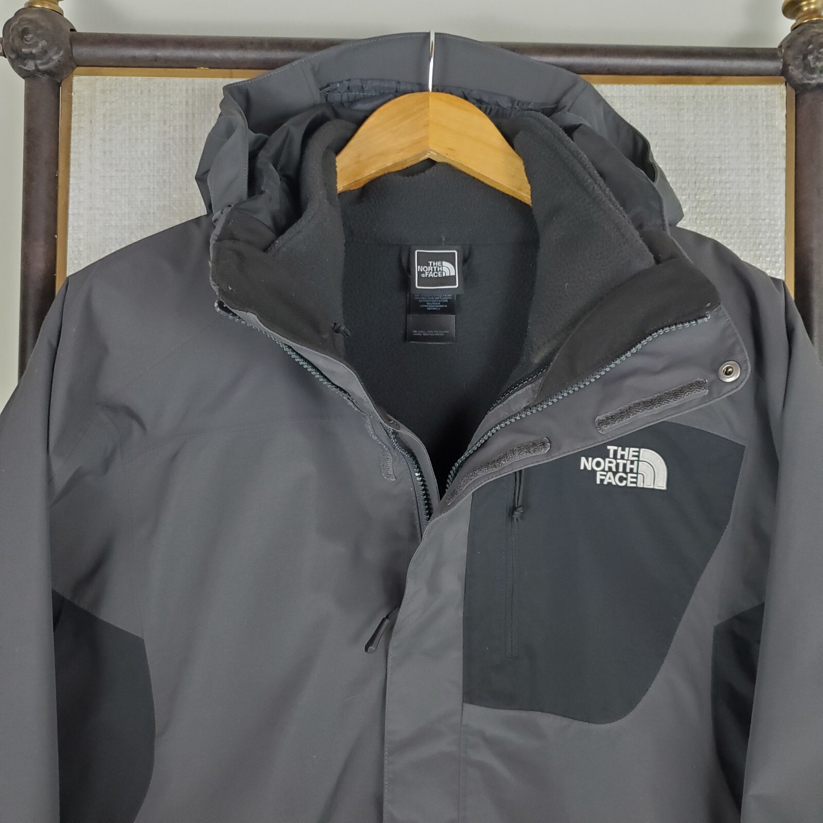 NORTH FACE Size Large 3 in 1 Tri-Climate Waterproof Hooded Jacket Full Zip Gray image 4