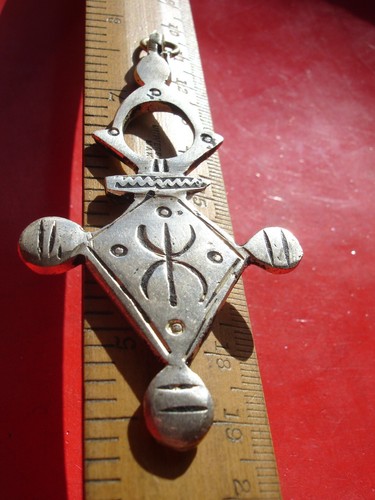 Ciondolo marocchino stile tuareg inciso a croce a mano con alfabeto Tifinagh L8 cm - Foto 8 di 8