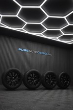 Genuine Range Rover Evoque 18" Alloy Wheels VIPER BLACK With Tyres x 4